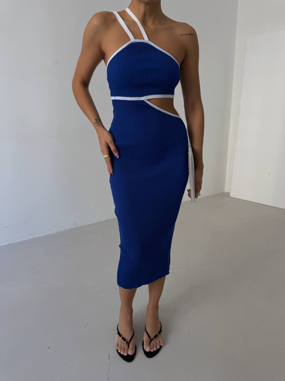 GLUE DRESS